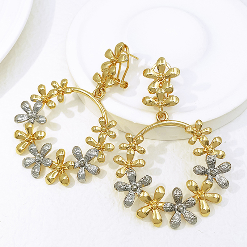 Women Accessories Dubai - Pendientes Grandes para Mujer, Chapados en